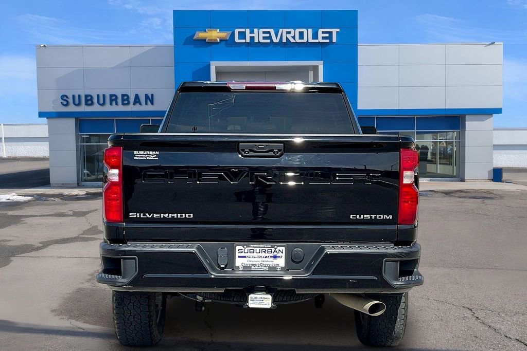 Used 2024 Chevrolet Silverado 2500 Custom w/ Custom Convenience Package AWD/4WD image 4