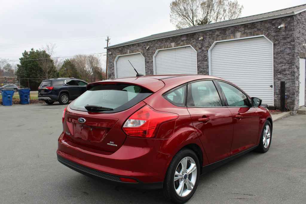 Used 2014 Ford Focus SE image 5