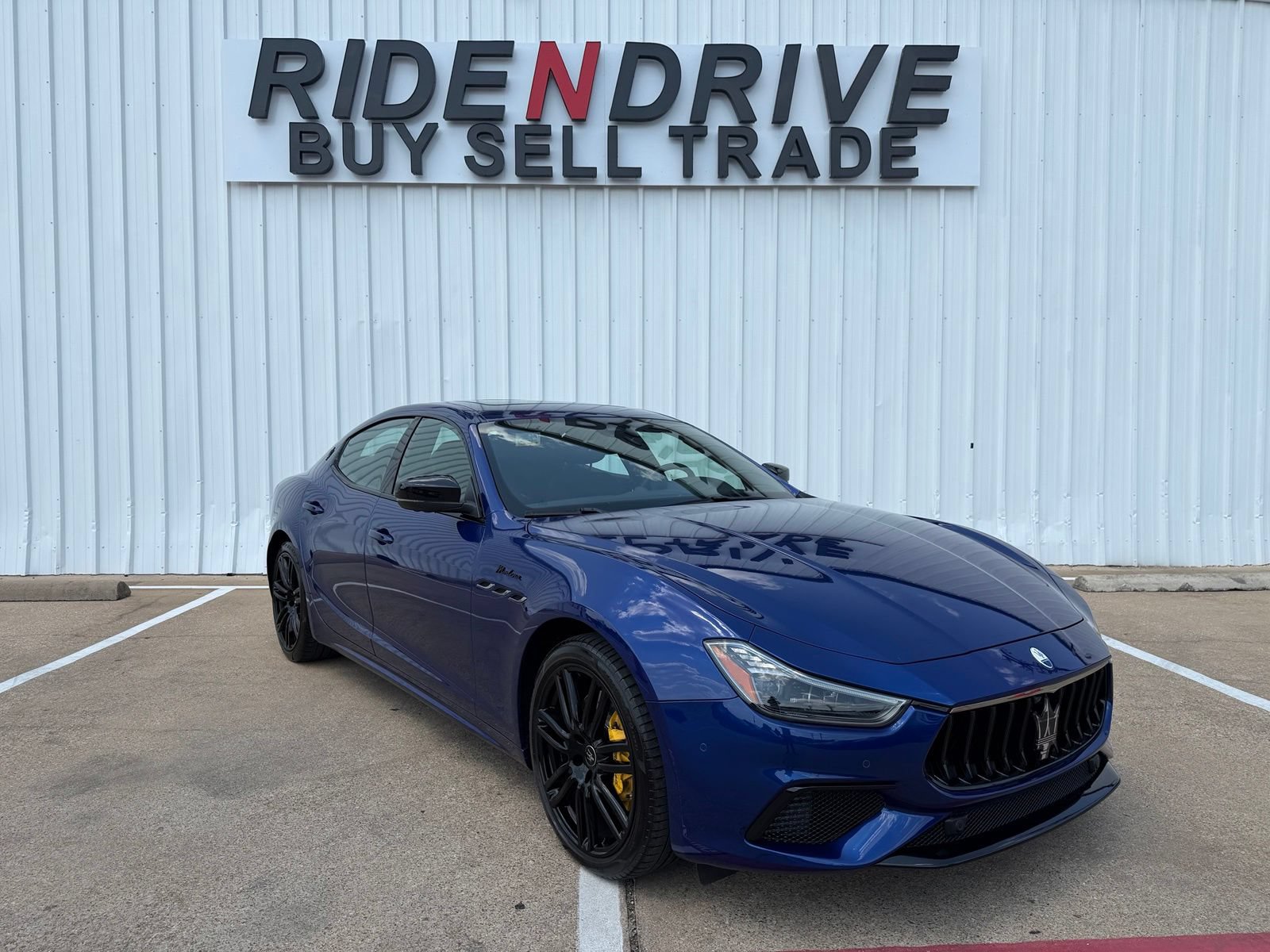 Used 2023 Maserati Ghibli Modena RWD image 9