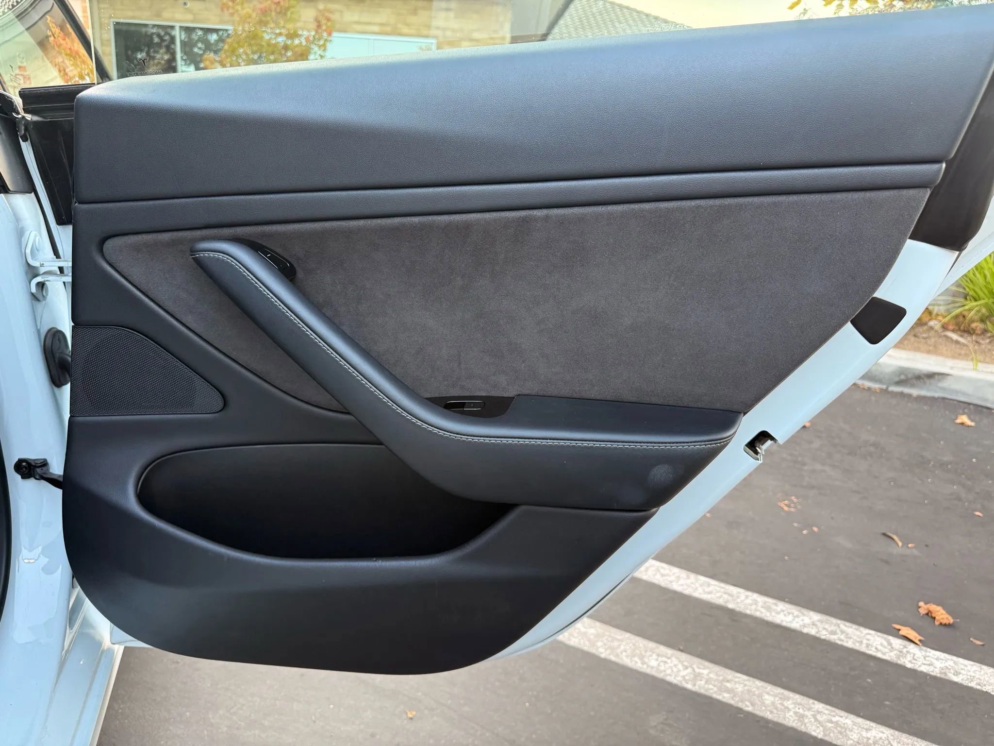 Used 2018 Tesla Model 3 Long Range image 16