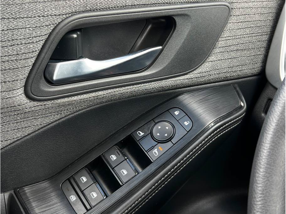 Used 2023 Nissan Rogue SV FWD image 17