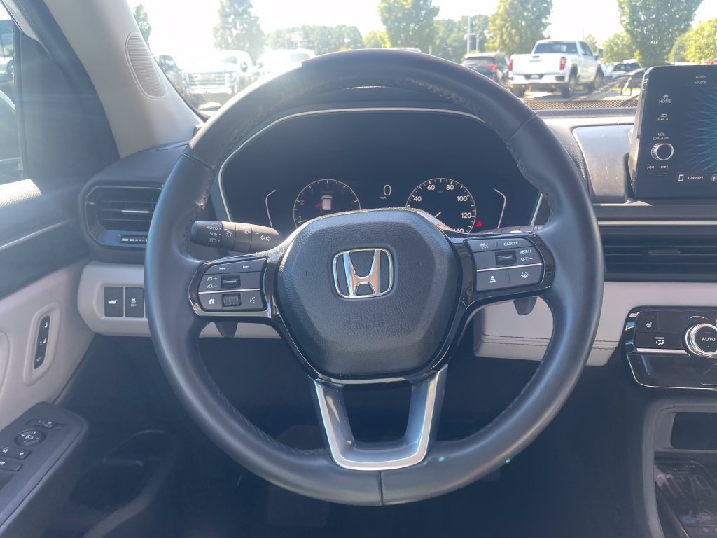 Used 2025 Honda Pilot EX-L image 24