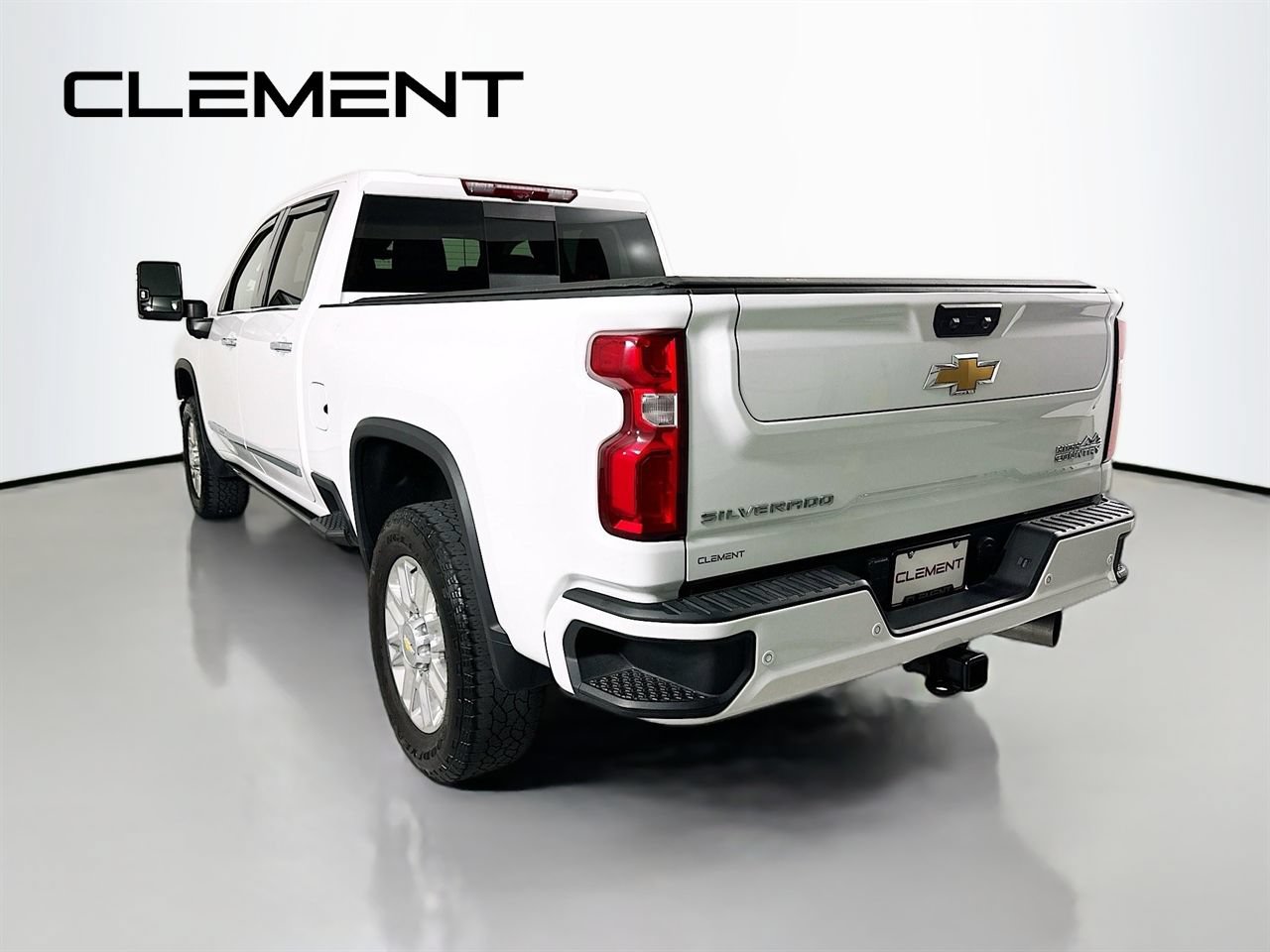 Used 2024 Chevrolet Silverado 2500 High Country w/ High Country Premium Package AWD/4WD image 10