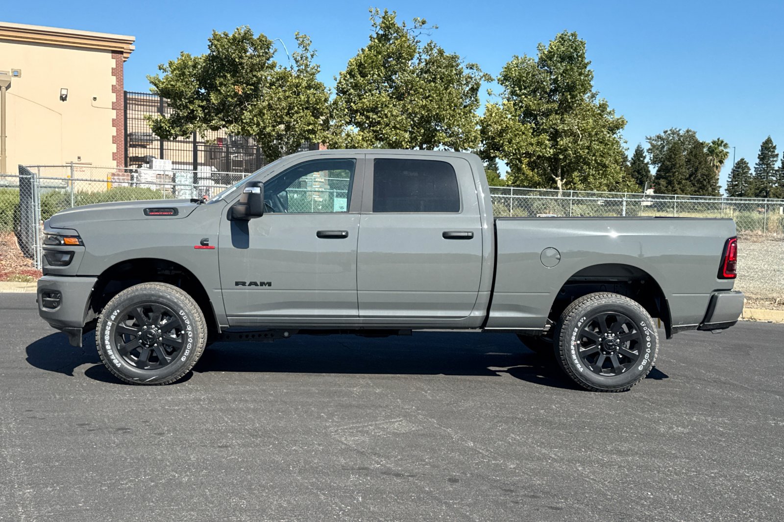 New 2026 RAM 3500 Big Horn AWD/4WD image 6