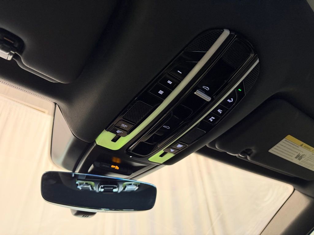 Certified 2023 Porsche Cayenne Platinum Edition image 24