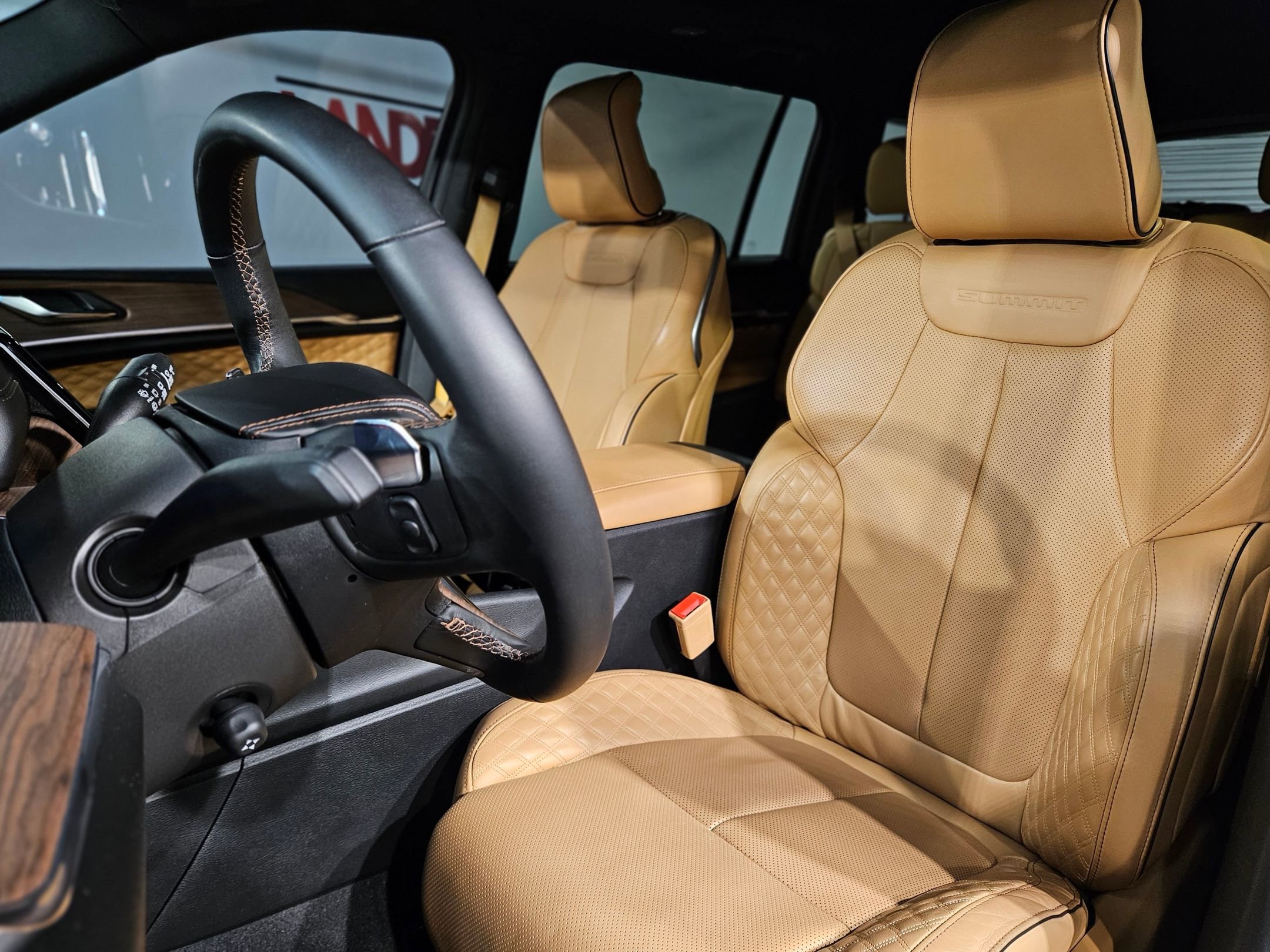 Used 2024 Jeep Grand Cherokee L Summit image 25