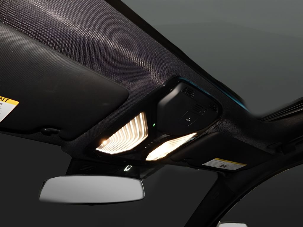 Used 2025 BMW 330i xDrive Sedan w/ M Sport Package image 29