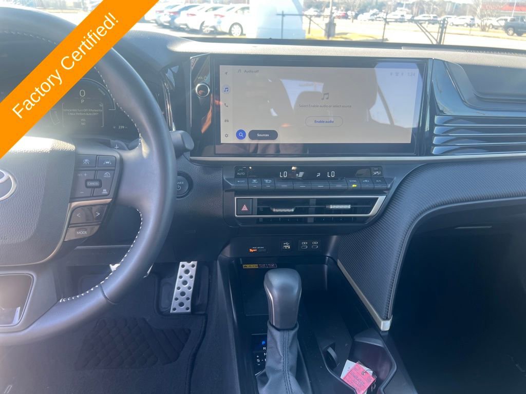 Used 2025 Toyota Camry SE image 19