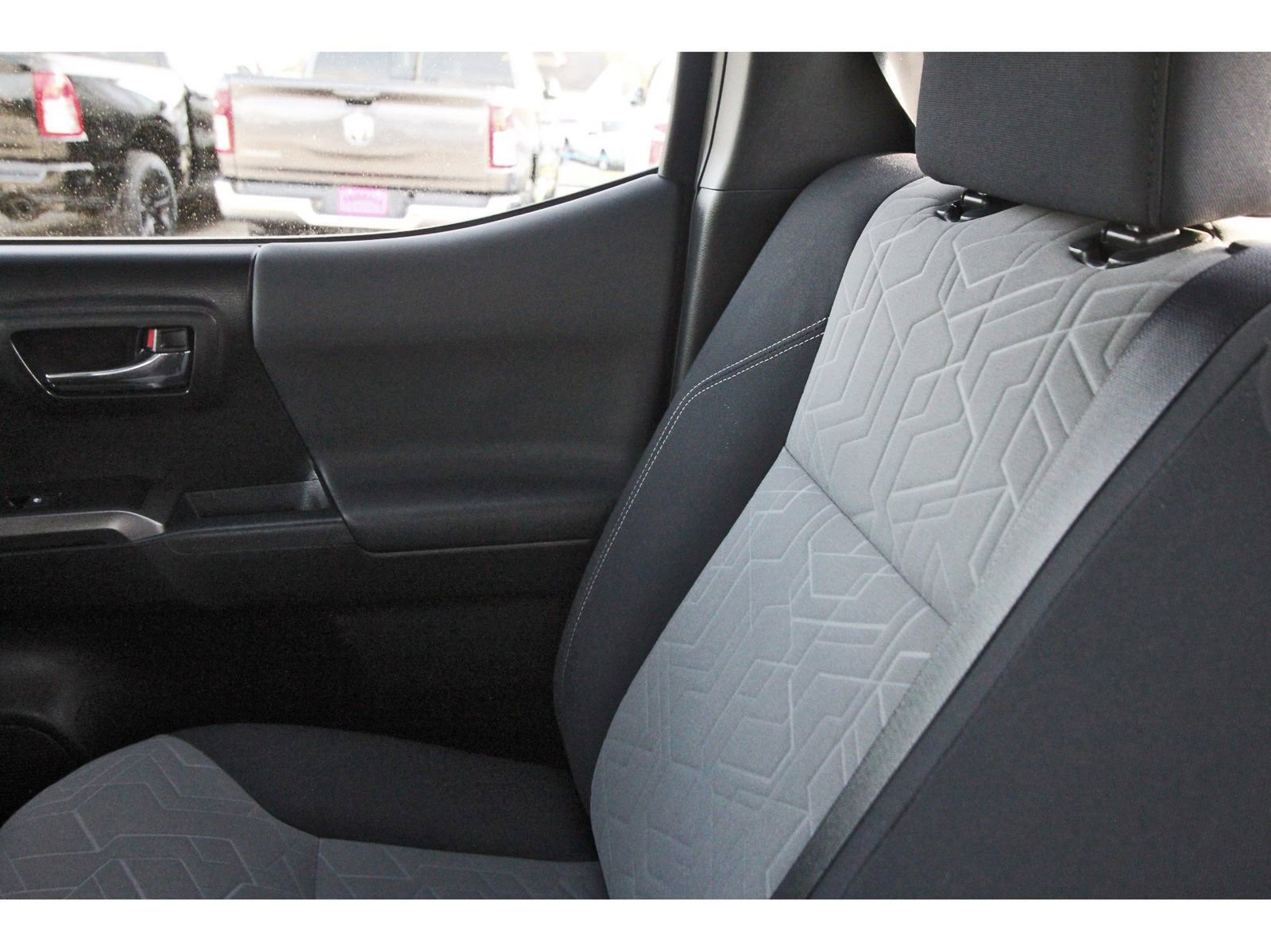 Used 2022 Toyota Tacoma TRD Sport w/ Technology Package image 14