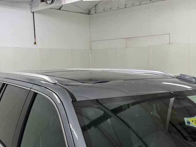 Certified 2025 Cadillac Escalade ESV Premium Luxury AWD/4WD image 19