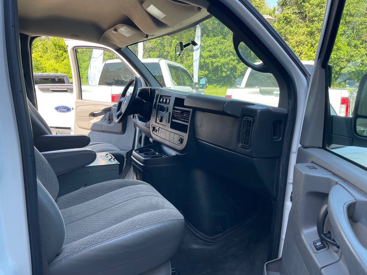 Used 2014 Chevrolet Express 1500 RWD image 28