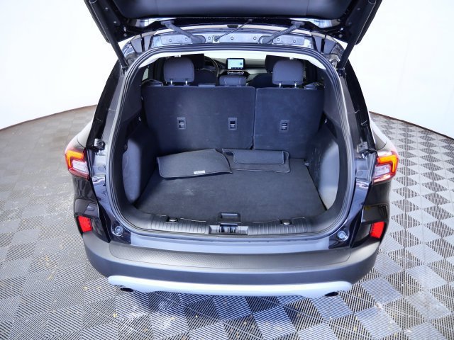 Certified 2023 Ford Escape Active w/ Cold Weather Package FWD image 9