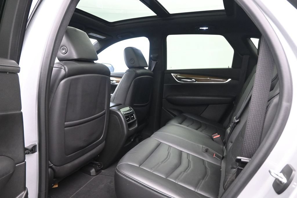 Used 2017 Cadillac XT5 Platinum w/ Driver Assist Package AWD/4WD image 23