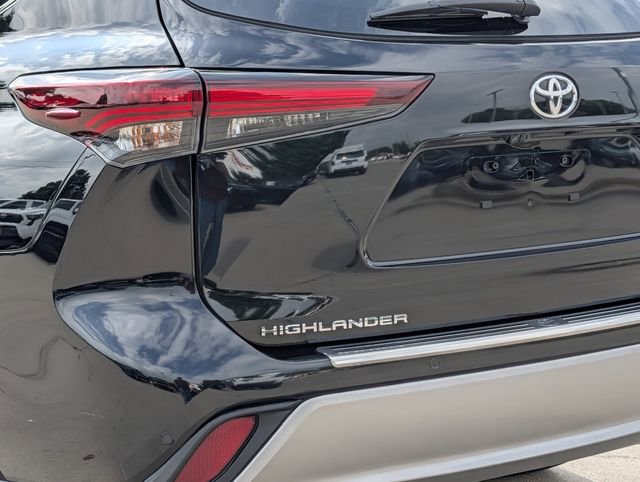Used 2024 Toyota Highlander Platinum FWD image 8
