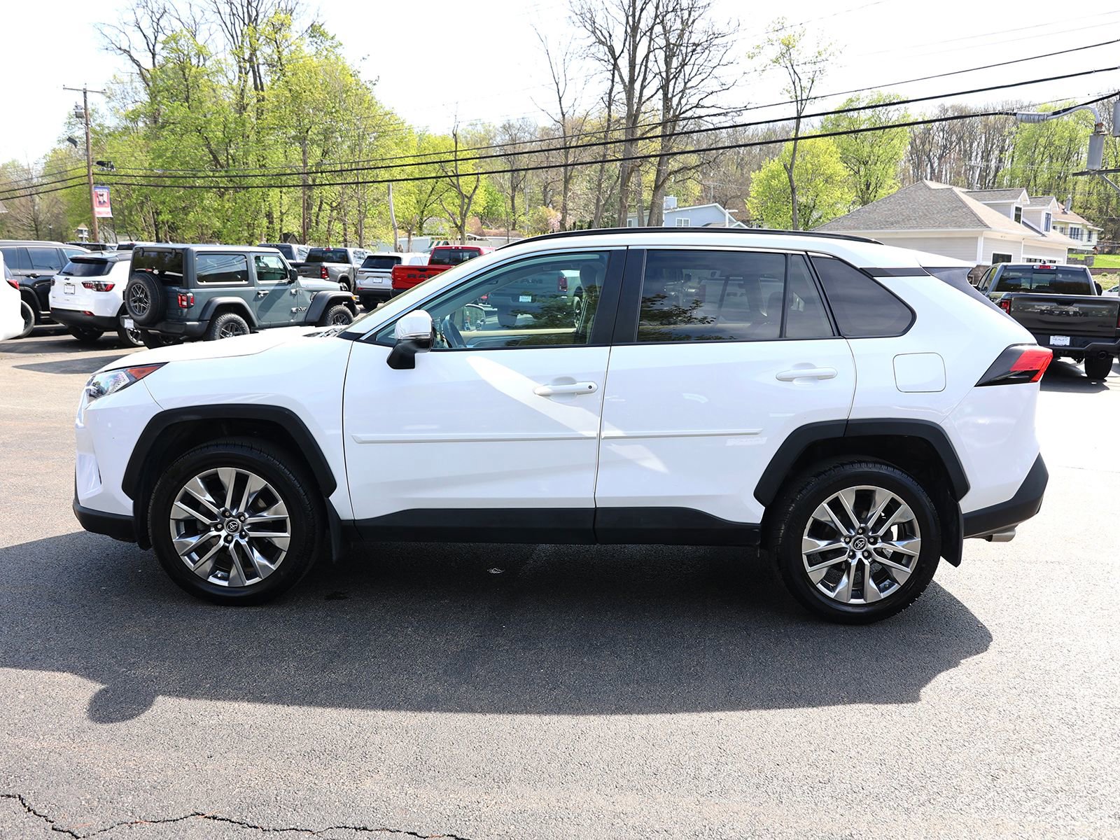 Used 2019 Toyota RAV4 XLE Premium w/ Cold Weather Package image 4