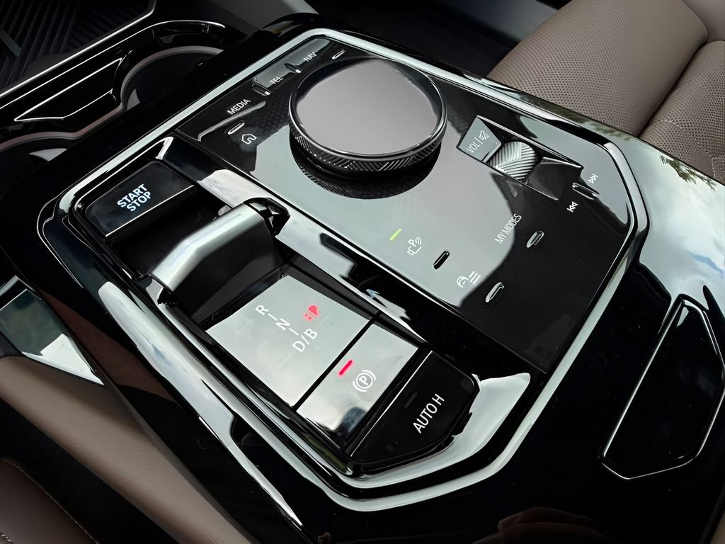 New 2027 BMW i5 eDrive40 AWD/4WD image 19