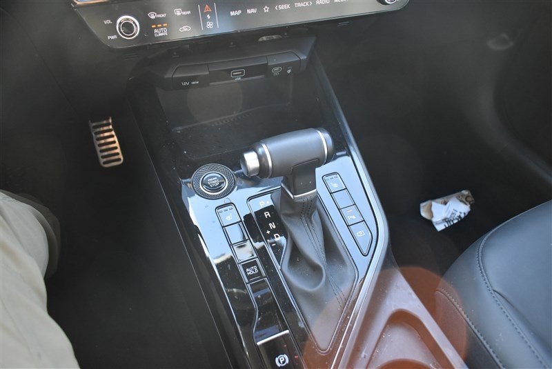 Used 2025 Kia Niro EX Touring image 17