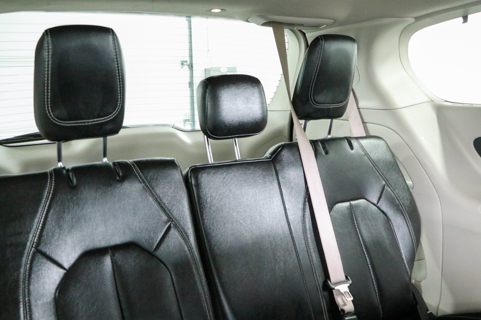 Used 2022 Chrysler Pacifica Touring-L FWD image 29