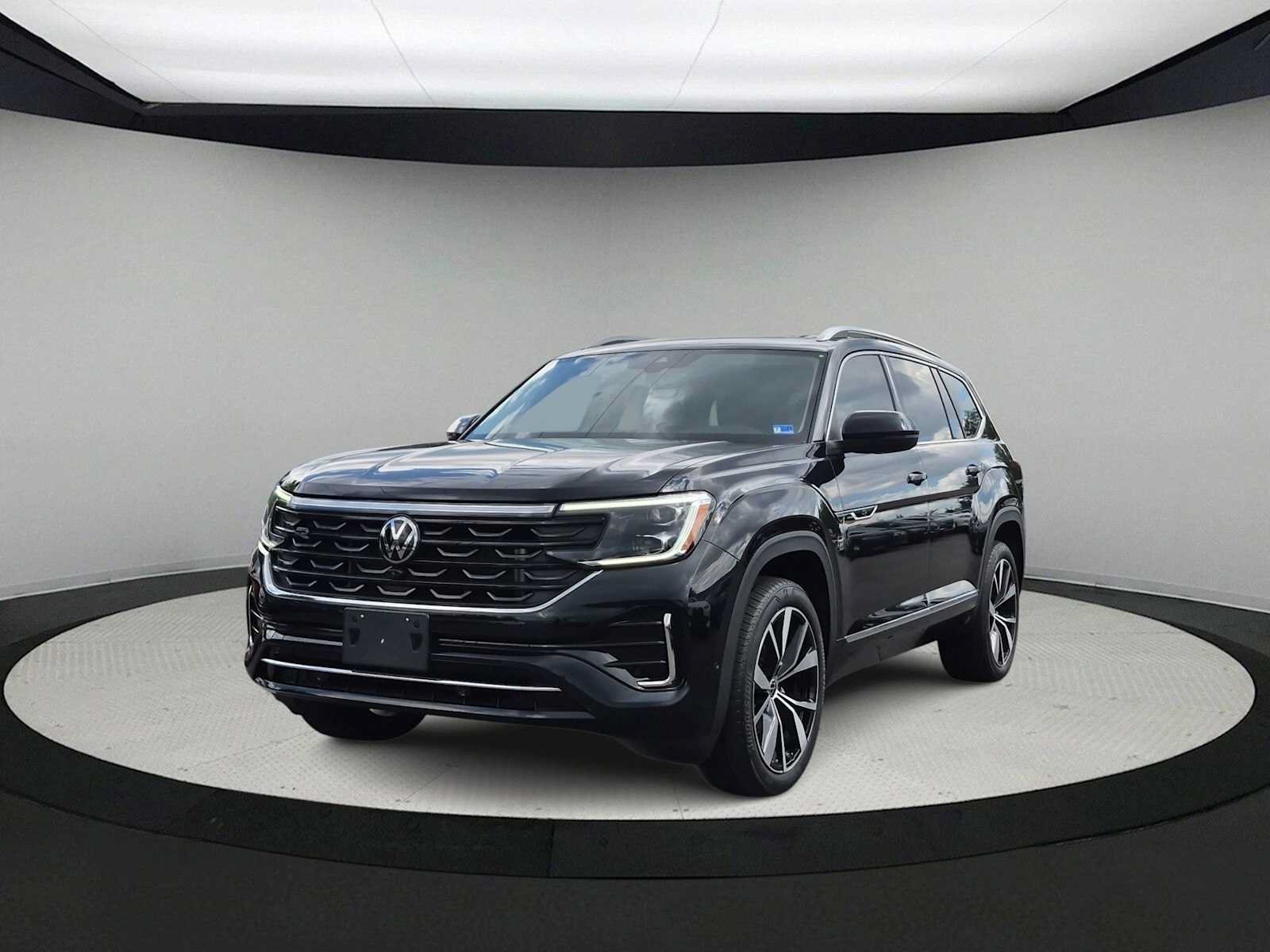 Used 2024 Volkswagen Atlas SEL Premium R-Line AWD/4WD image 4