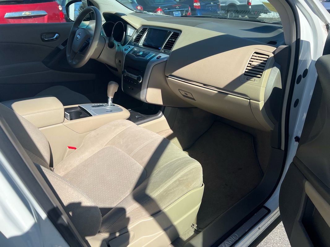Used 2014 Nissan Murano S AWD/4WD image 16