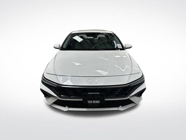 Used 2024 Hyundai Elantra Limited image 12