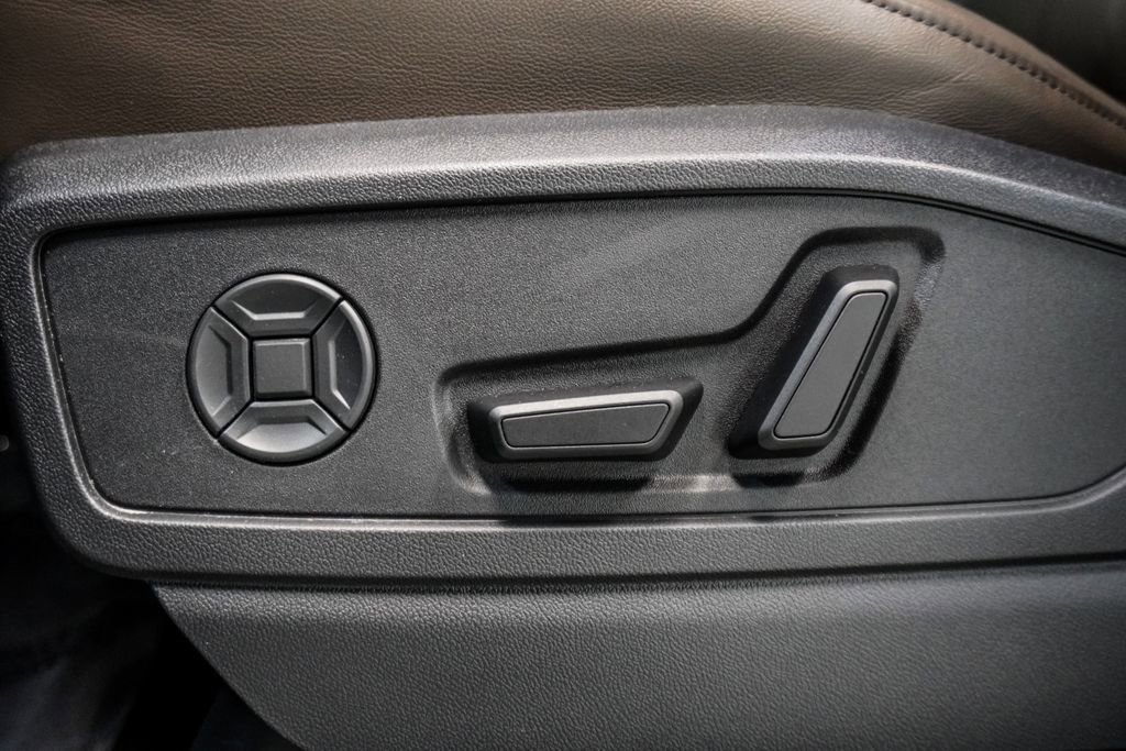 Used 2025 Audi Q5 Premium Plus w/ Premium Plus AWD/4WD image 7