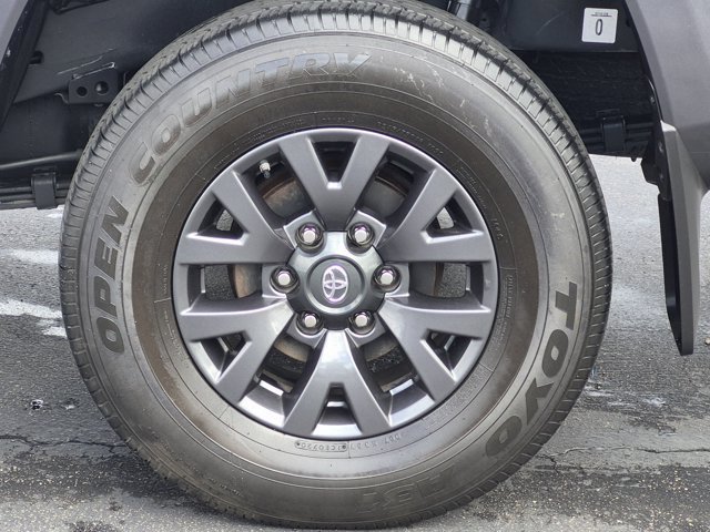 Used 2021 Toyota Tacoma SR5 RWD image 13