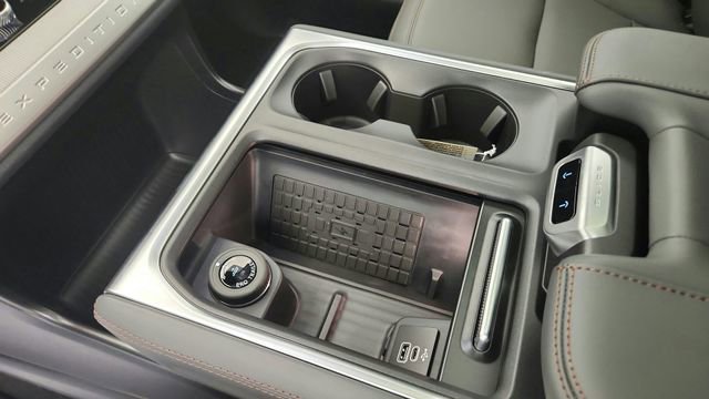 New 2025 Ford Expedition Max Active image 15