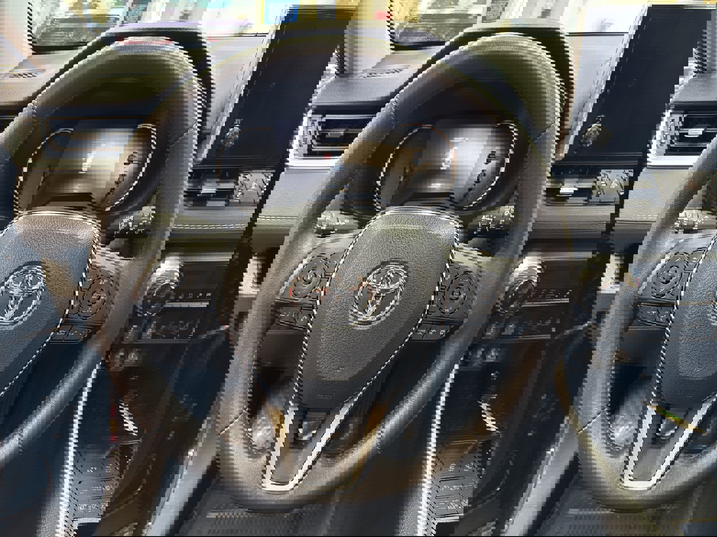 Used 2023 Toyota RAV4 XLE Premium image 32