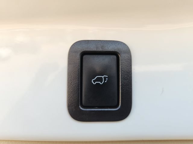 Used 2019 Toyota Highlander Limited Platinum AWD/4WD image 37