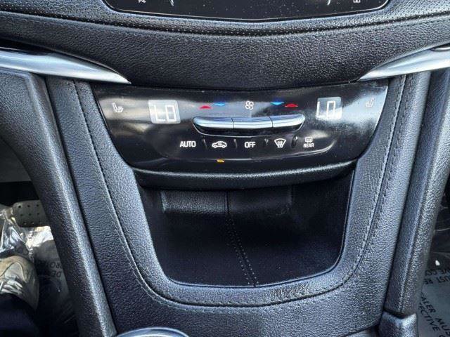 Used 2024 Cadillac XT6 Luxury w/ LPO, Floor Liner Package FWD image 32