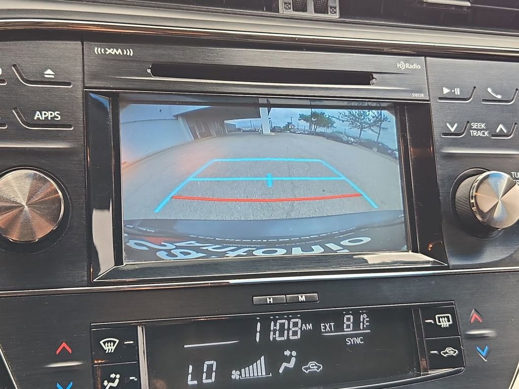 Used 2017 Toyota Avalon XLE image 16