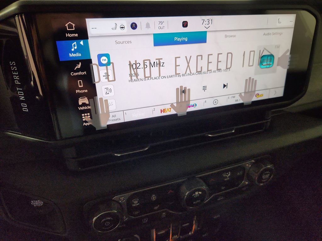 New 2025 Jeep Gladiator Sport image 14