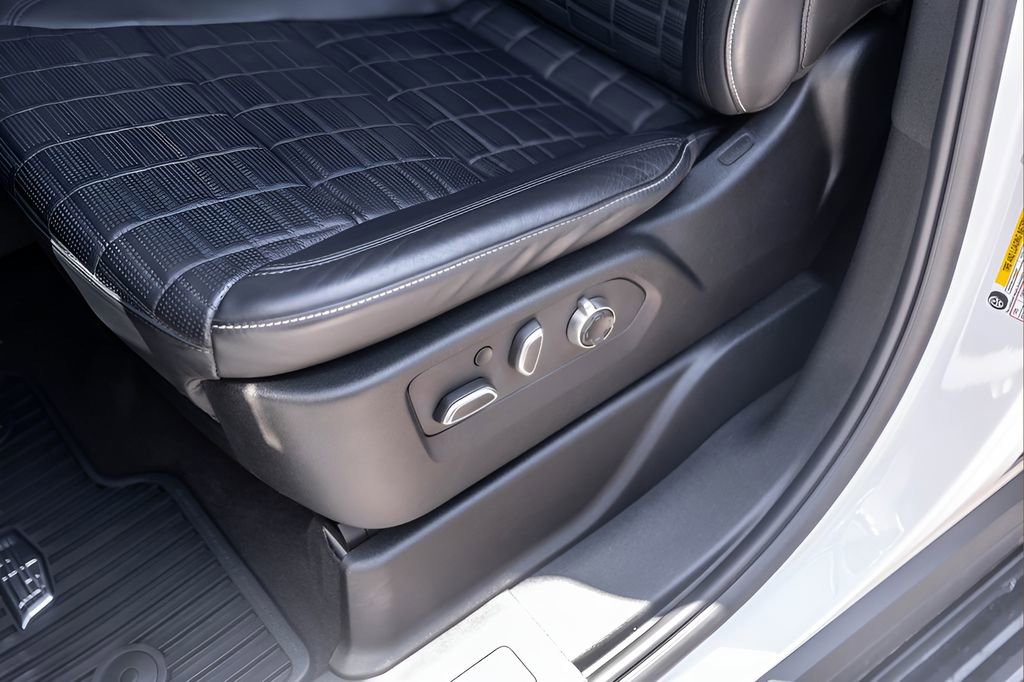 Certified 2025 Cadillac Escalade V AWD/4WD image 8