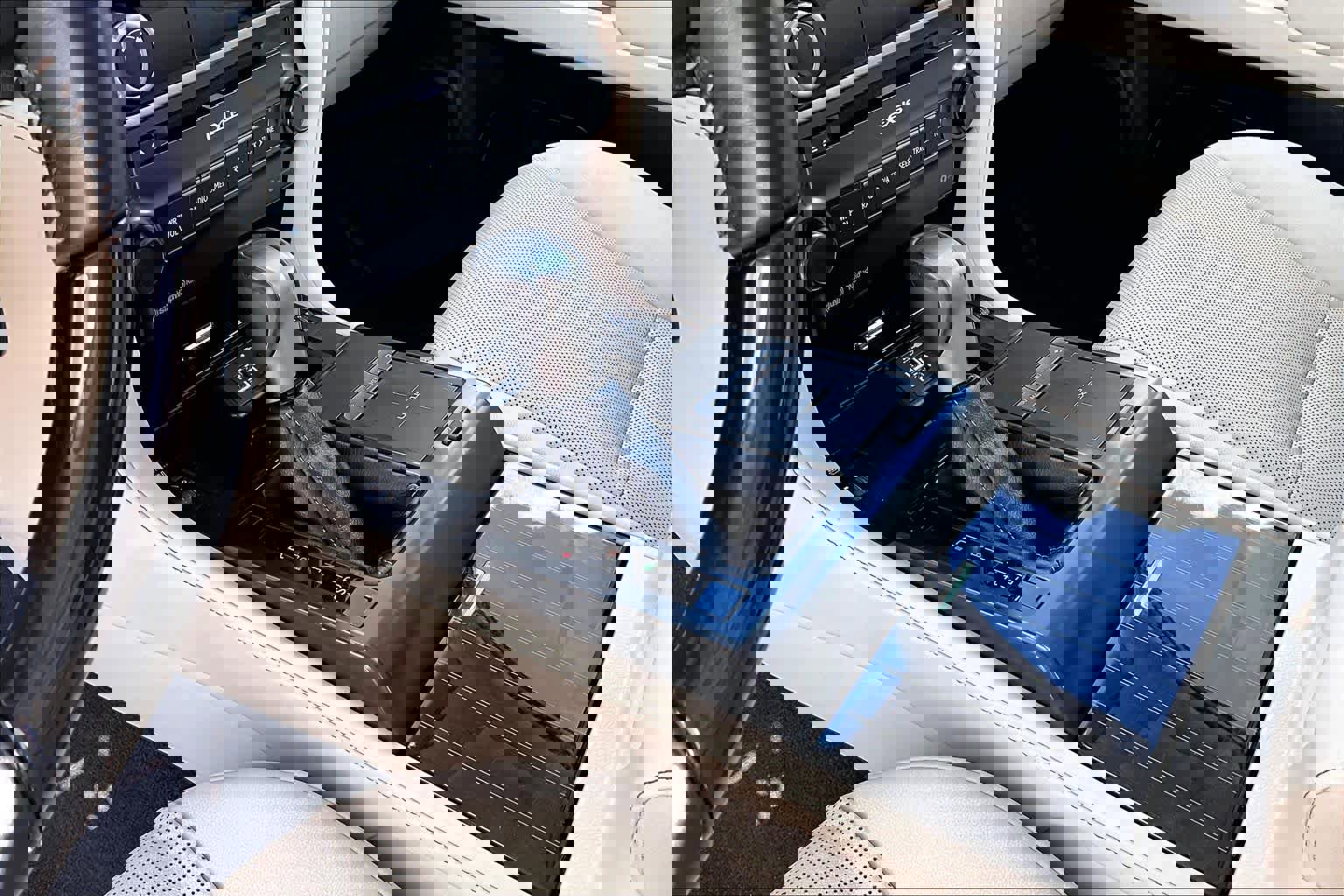 Used 2023 Lexus GX 460 Premium w/ Premium Package image 16