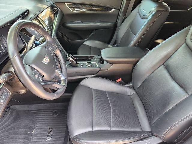 Used 2022 Cadillac XT6 Premium Luxury w/ Technology Package FWD image 13