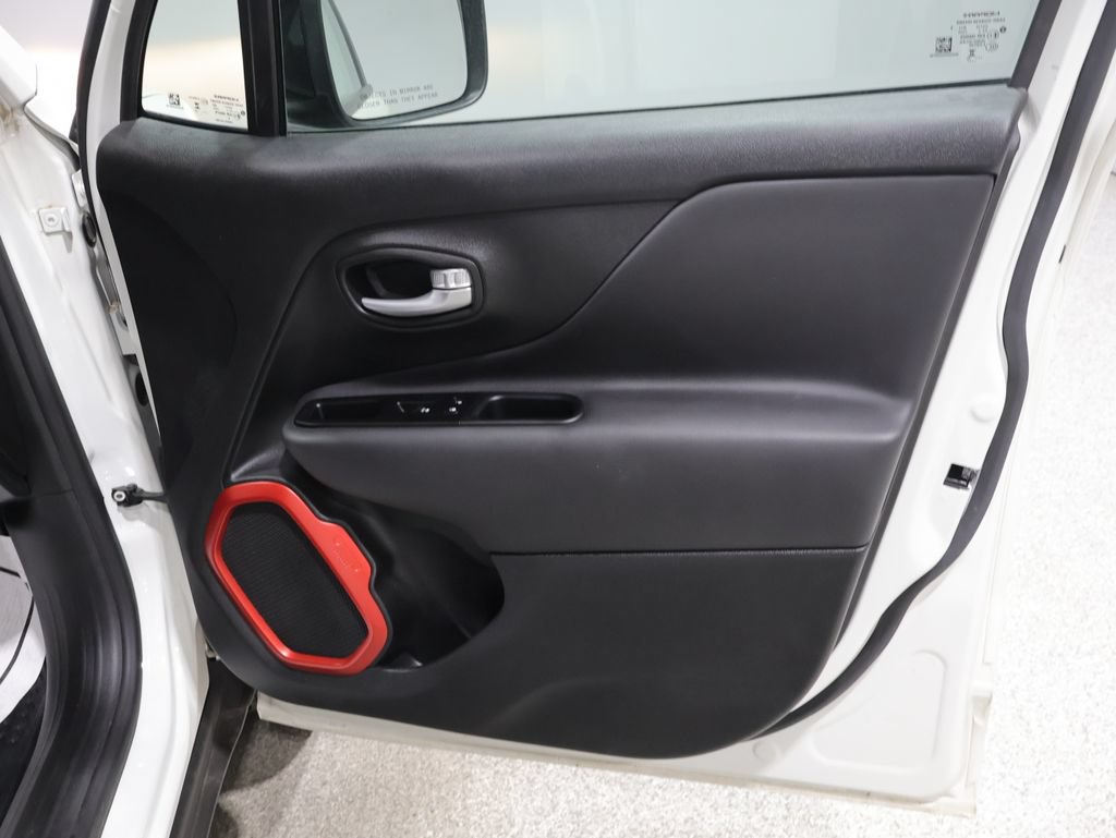 Used 2023 Jeep Renegade Trailhawk w/ Trailhawk Elite Group AWD/4WD image 23