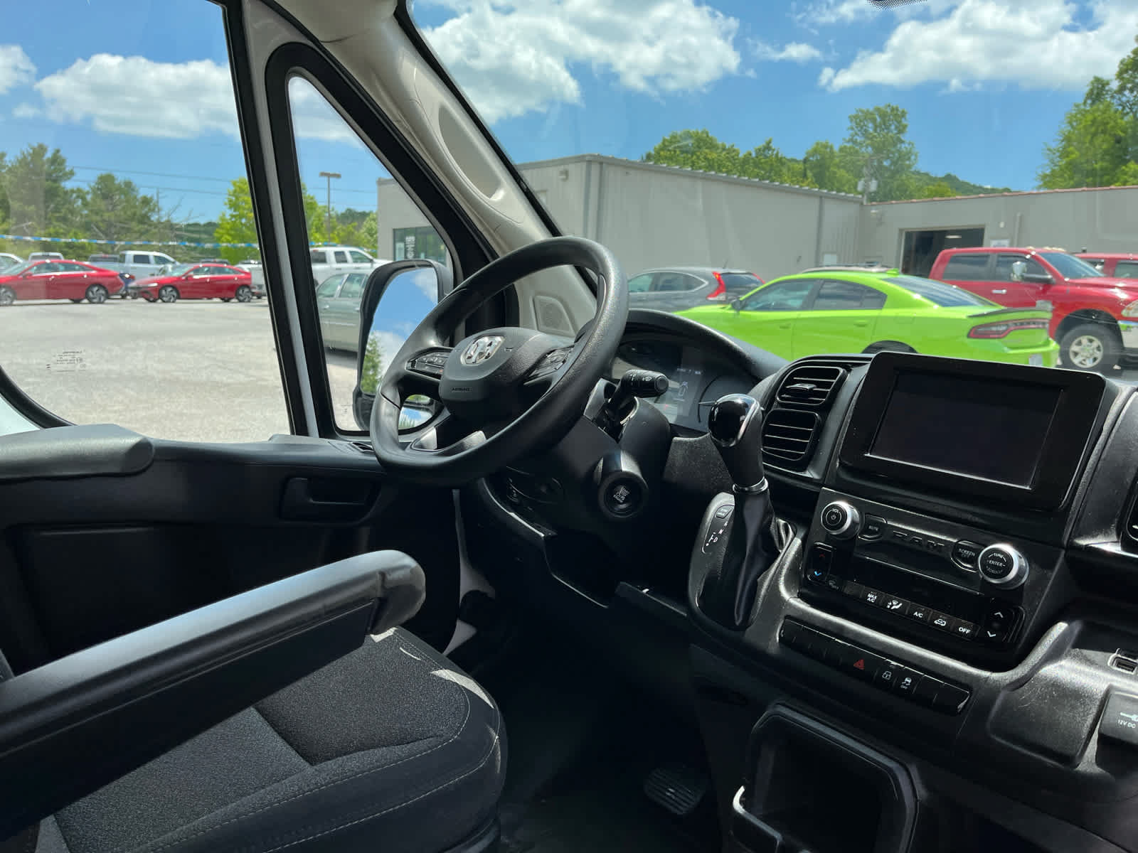 Used 2023 RAM ProMaster 2500 FWD image 30