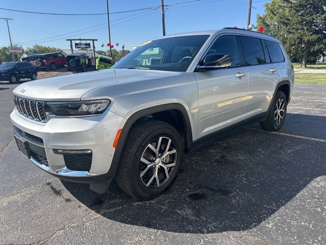 Used 2024 Jeep Grand Cherokee L Limited w/ Luxury Tech Group II image 7