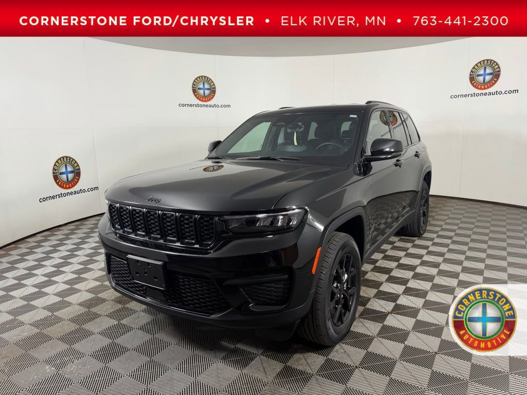 Used 2025 Jeep Grand Cherokee Altitude