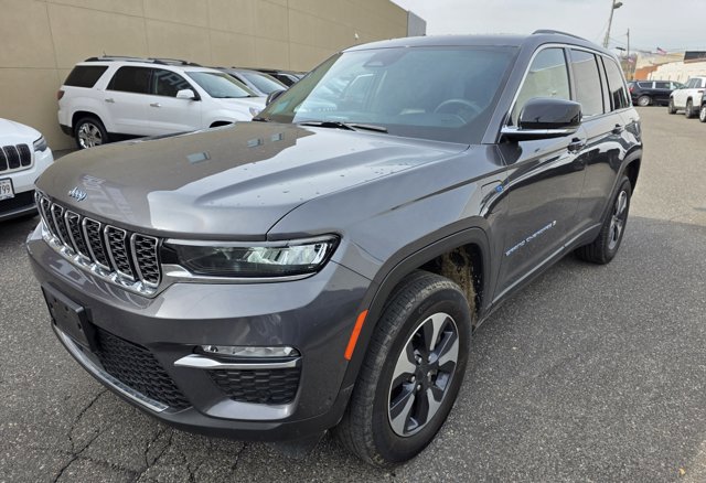 Used 2022 Jeep Grand Cherokee Limited 4xe w/ Luxury Tech Group II image 2