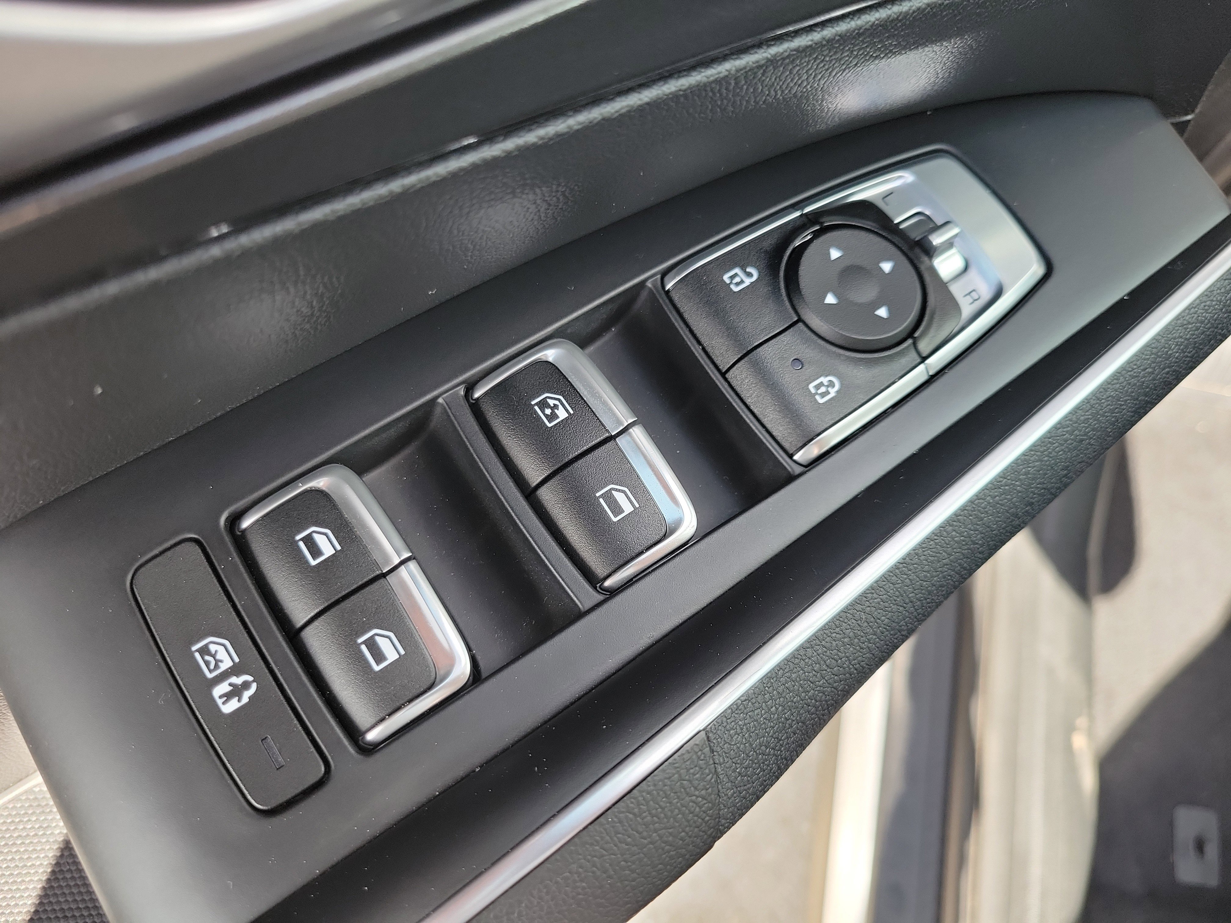 Certified 2023 Kia Sorento LX image 17