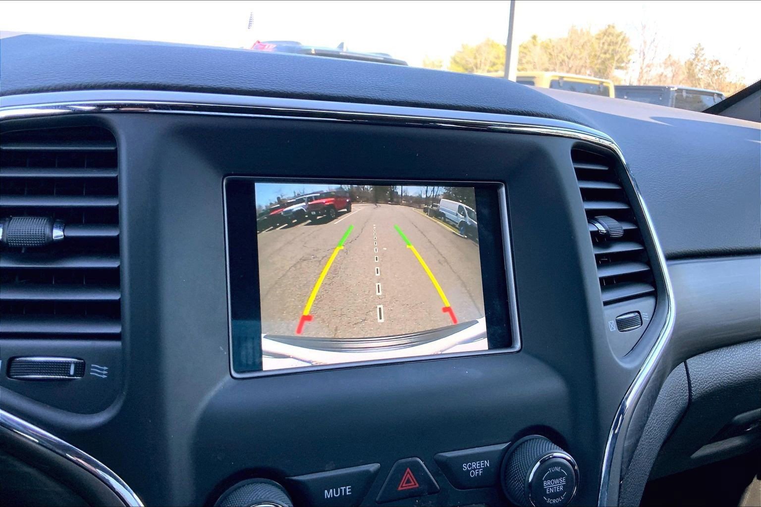 Certified 2021 Jeep Grand Cherokee Laredo AWD/4WD image 27