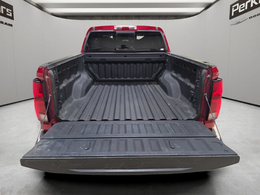 Used 2024 Chevrolet Colorado Z71 w/ Z71 Convenience Package 2 AWD/4WD image 11