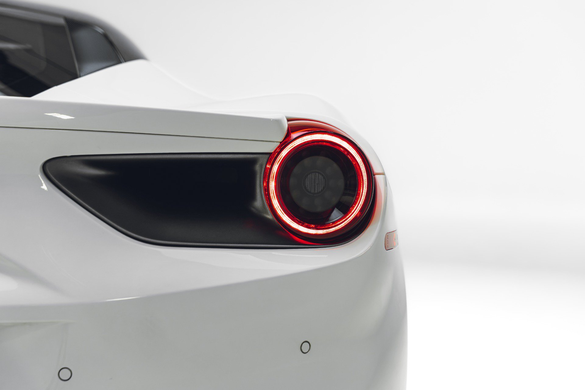 Used 2018 Ferrari 488 GTB RWD image 24