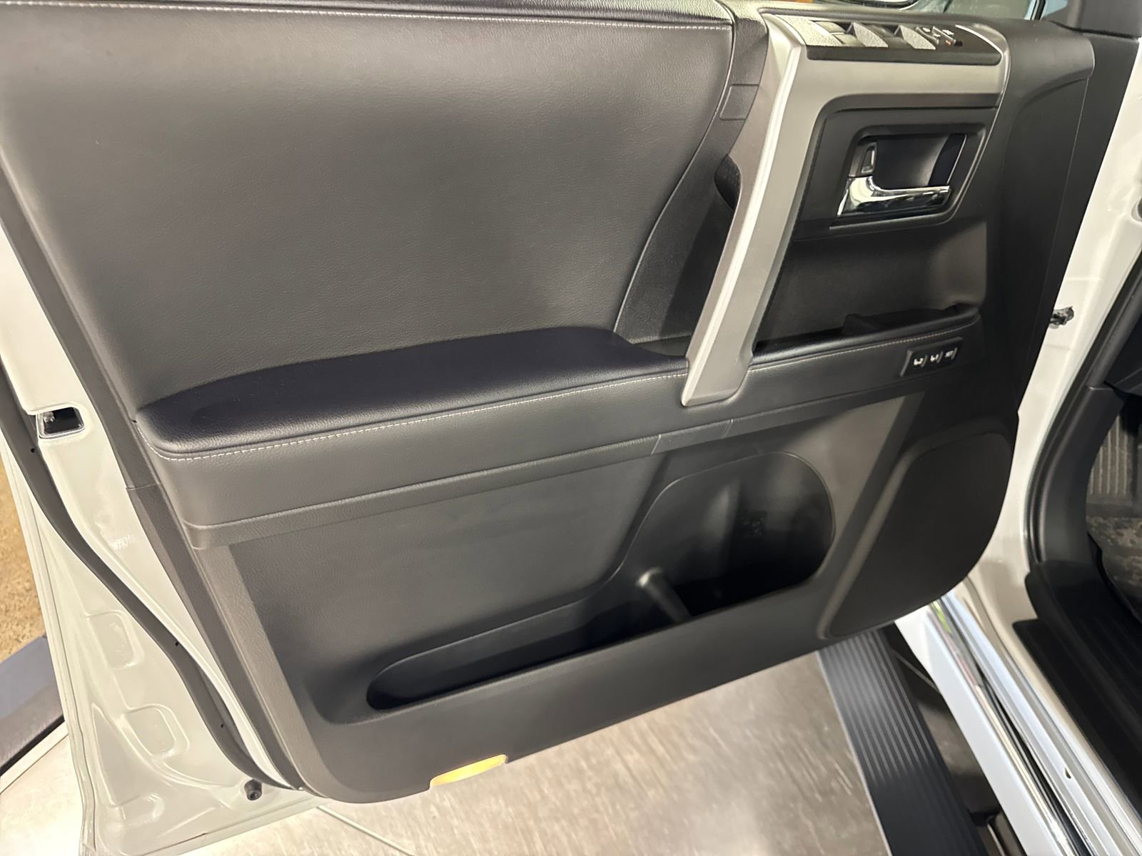 Used 2024 Toyota 4Runner Limited image 24