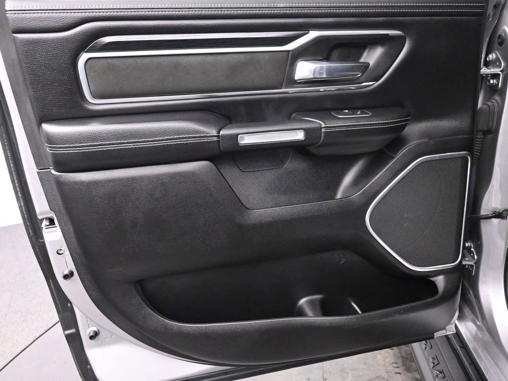 Used 2023 RAM 1500 Laramie AWD/4WD image 16