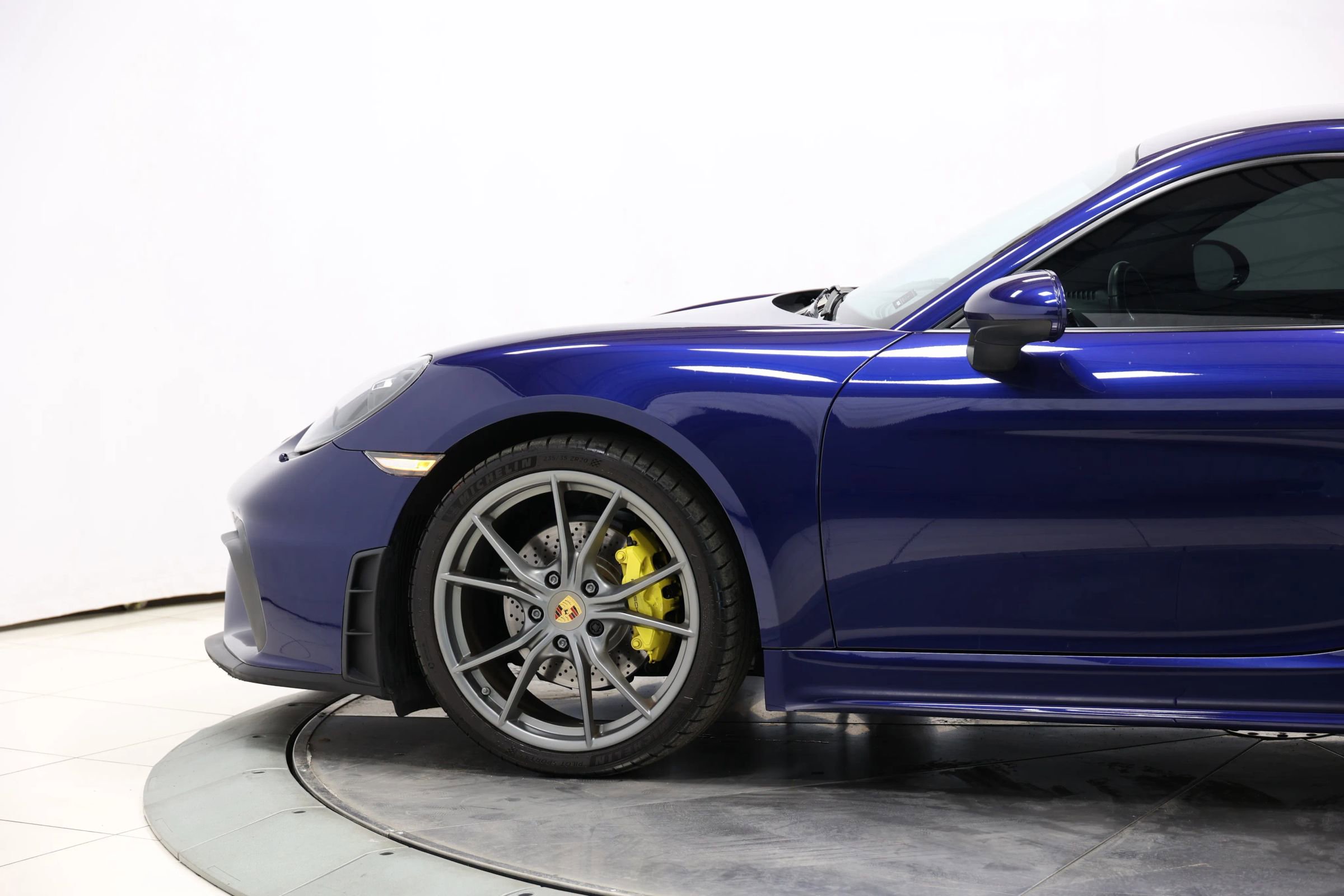 Used 2021 Porsche 718 Cayman RWD image 8