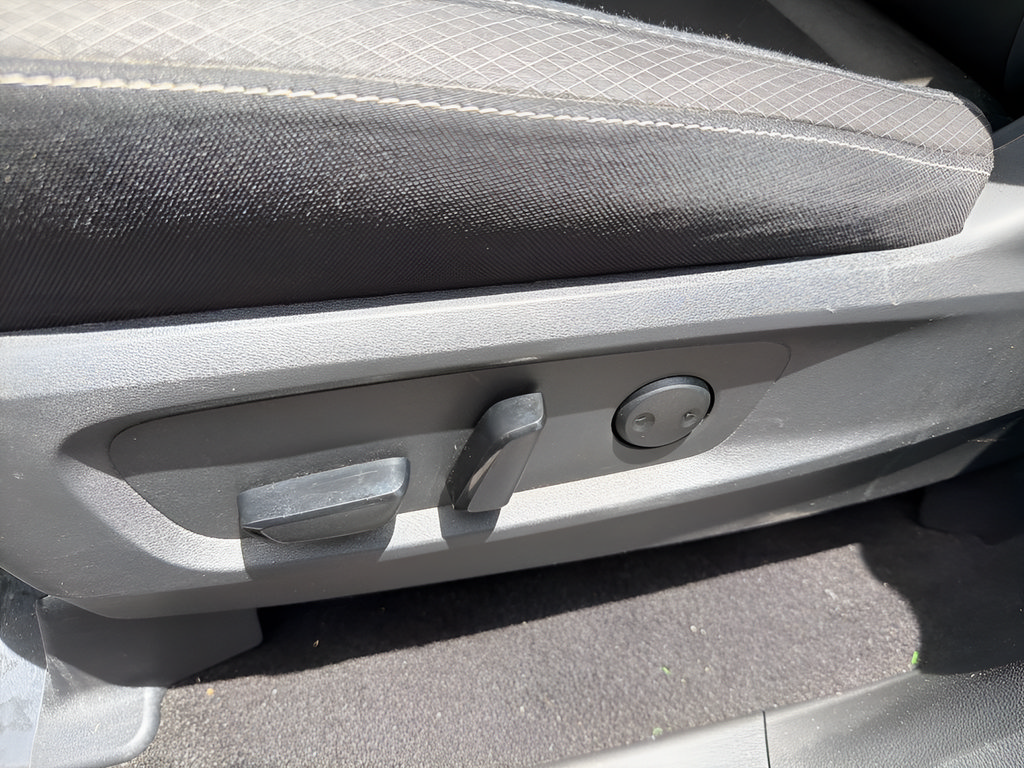 Certified 2024 Nissan Pathfinder SV FWD image 39