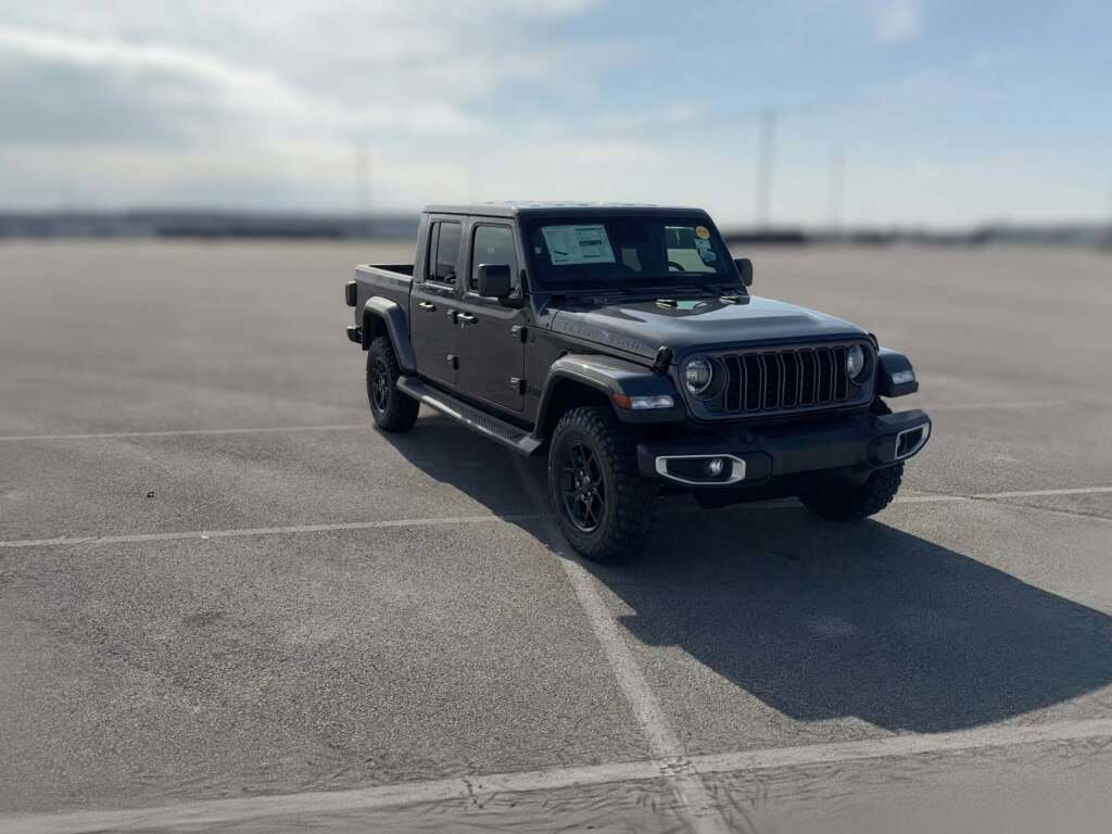 New 2026 Jeep Gladiator Sport image 17